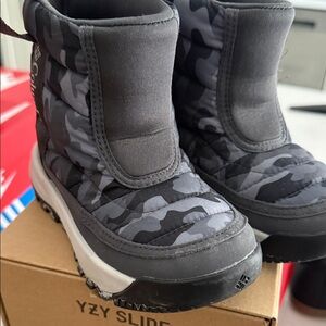 Columbia Black and Gray Camouflage Kids Boots